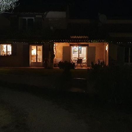 Le Mas Des Oliviers Puget-Ville Buitenkant foto