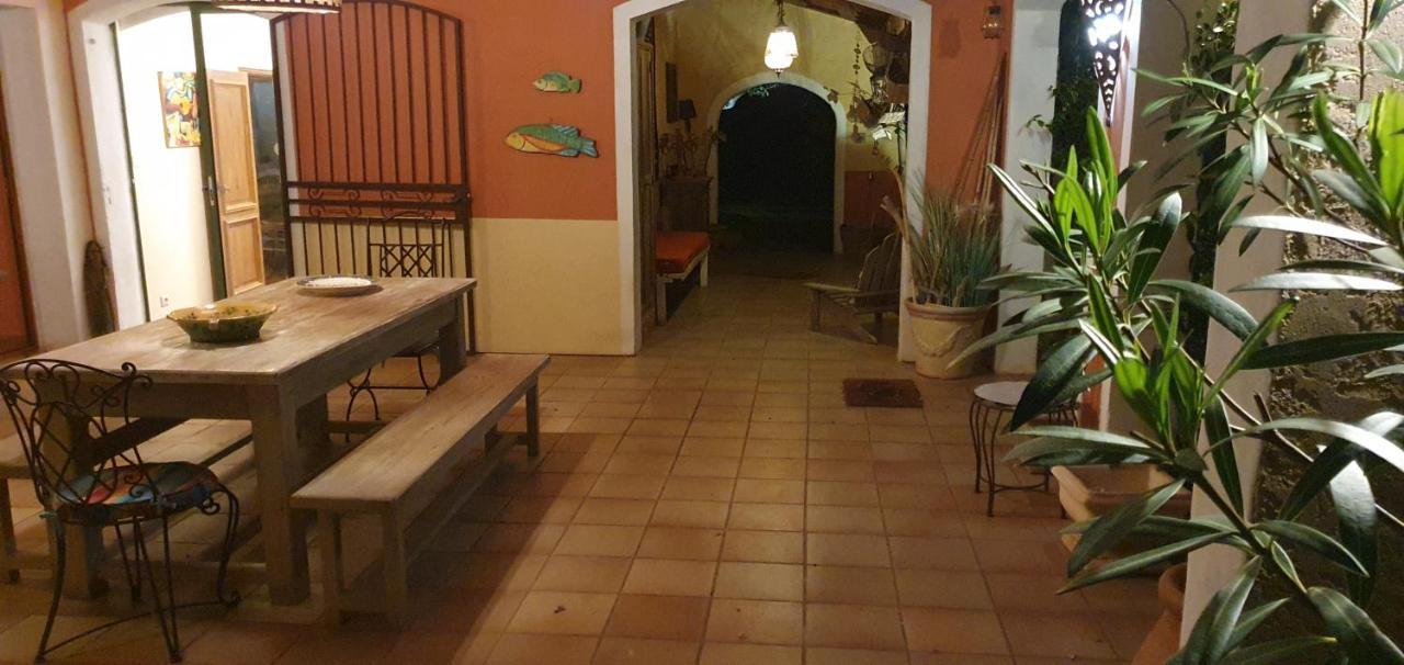 Le Mas Des Oliviers Puget-Ville Buitenkant foto