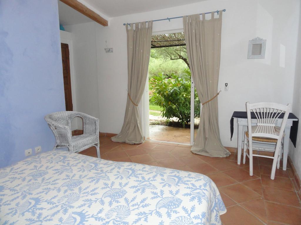 Le Mas Des Oliviers Puget-Ville Kamer foto